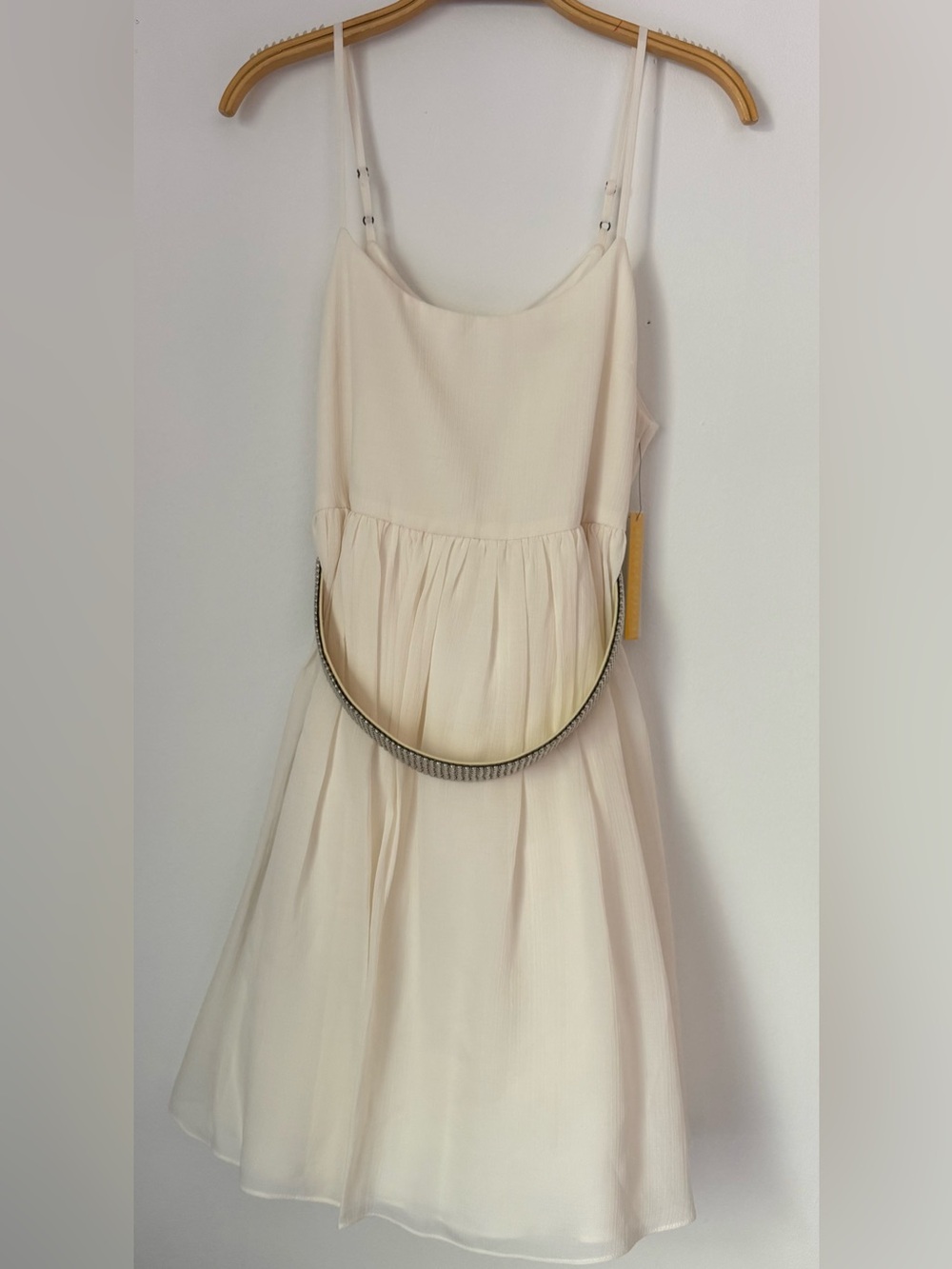 Alice + Olivia Cream Zip-Back Dress